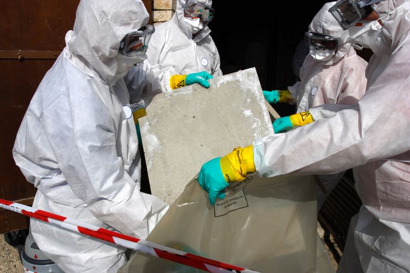 How to Choose the Right Asbestos Removal Service for Your House
