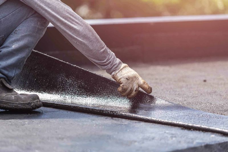 How to detect and repair commercial roof leakage