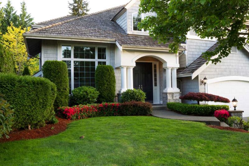 Top 5 Ways to Improve the Curb Appeal of Your Home