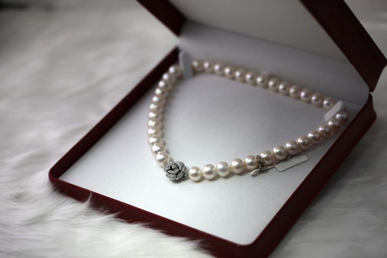 Sparkle and Shine: A Go-to Guide for Choosing the Perfect Jewelry Box ...