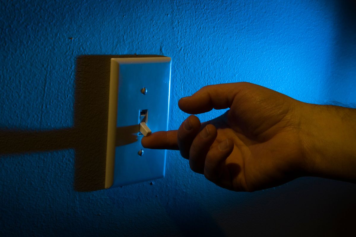 Why Do I Get Shocked When I Touch My Light Switch? Alternative Mindset